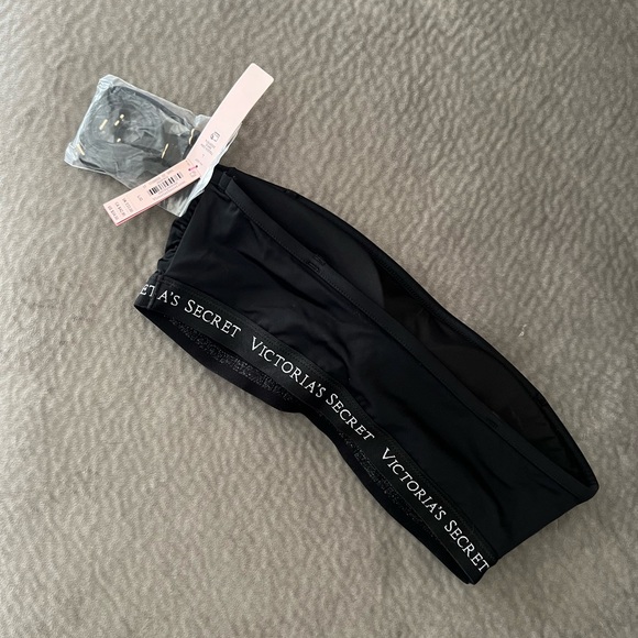 Victoria’s Secret strapless L swimsuit top - Picture 2 of 3